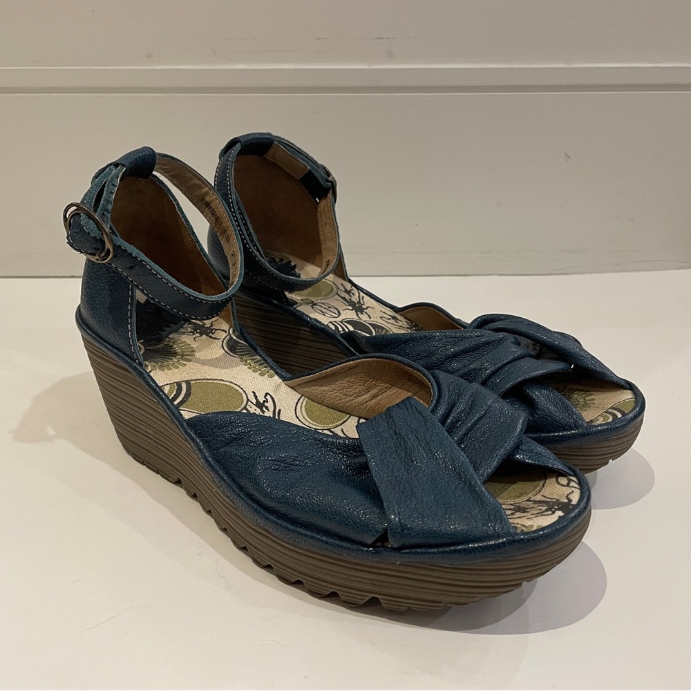 Fly London Yakin Blue Wedge Sandals Women’s EU 39 US 8.5 Excellent Condition